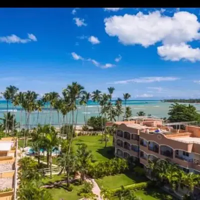 Apartamento con vista a la piscina