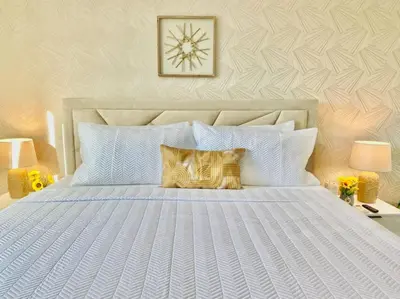 Gallery image of Upscale City Center Condo in Los Prados