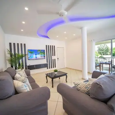 2BR Luxury Apartment in Heart Of Nightlife Area