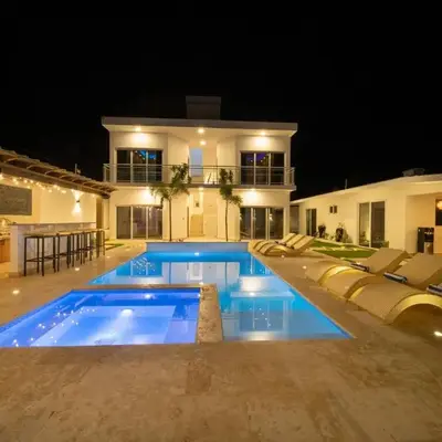 Green Palace - 7br Luxury Villa in Sosua 3mins from strip plus 24hr security