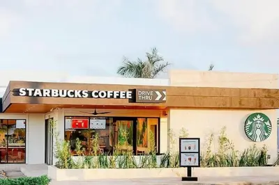 a starbucks coffee shop with a sign in front of it at Estilo & Confort in Mendoza