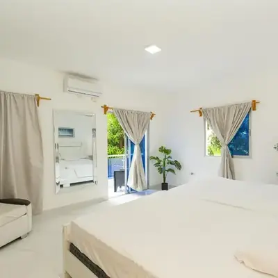 Crown ll-3 Bedrooms-Pool-Close to everything!