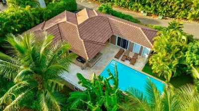an overhead view of a house with a swimming pool at Casa feliz in Sosúa