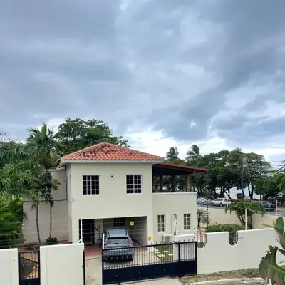Villa familiar con vista al océano