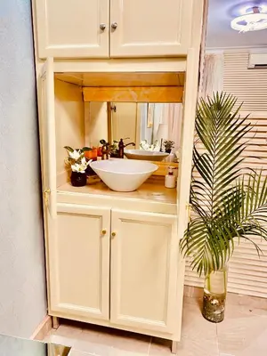 a bathroom with a white sink and a mirror at Jacqueline in Santo Domingo