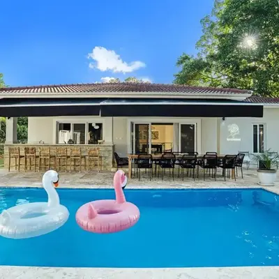 Modern 6 Br Villa With Hot Tub