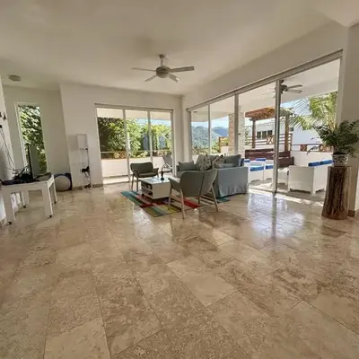 Beautiful apartment with sea view