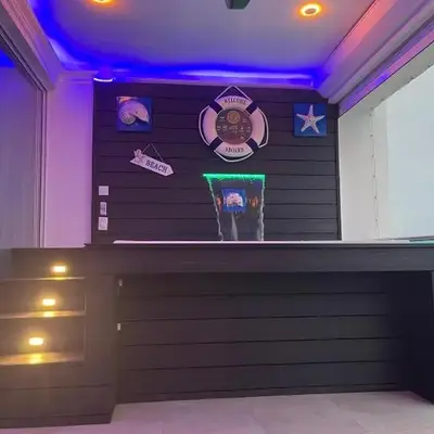 Beachfront Three Bedroom apt with Jacuzzi
