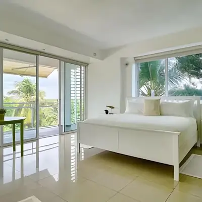 Beachfront cozy & huge Apartment for family trip