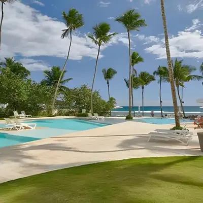 Caribbean Bright Dawn View 1BDRM Beachfront apt.