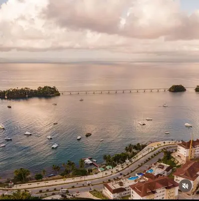 an aerial view of a harbor with boats in the water at Acogedor apartamento en Samaná con vista al mar in La Aguada
