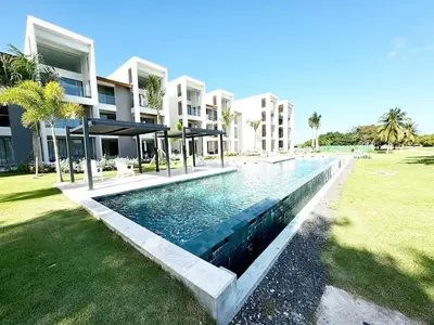 a large swimming pool in front of a building at Garden Suite Vista Golf E-105 in Colorado