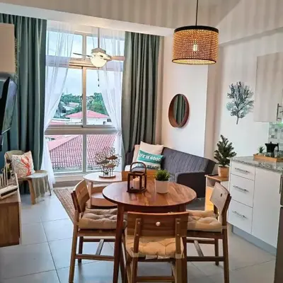 Apt in luxurious condominium near the beach