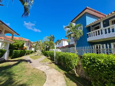 a walkway in front of a house at Apartamentos Cayuco 28 in La Laguna