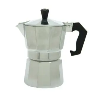 a white blender with a black handle on it at Espacio Santa Bárbara, Zona Colonial in Santo Domingo