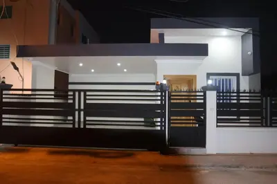 a view of the front door of a house at Villa Yvelisse Pop Un paraíso próximo al Mar in San Felipe de Puerto Plata