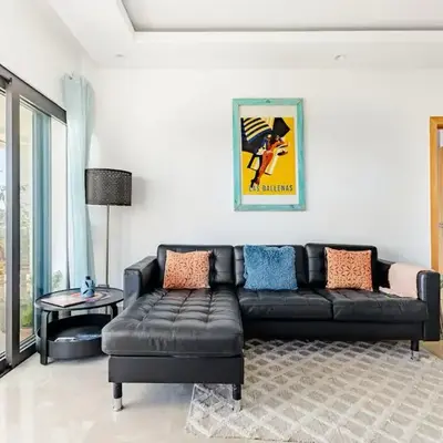 Modern Oceanview Retreat with Balcony and Walk to Bay