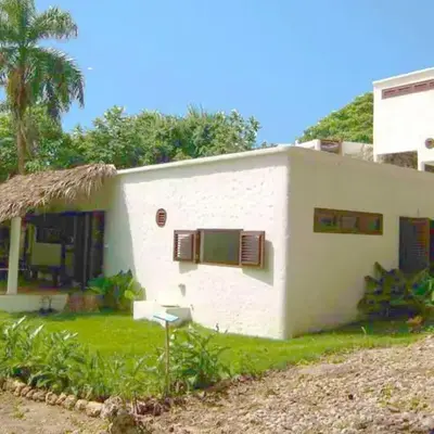 La Cueva Eco-Lodge