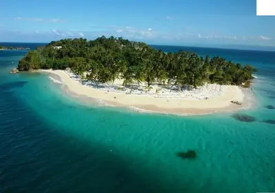 an island in the middle of the ocean at Hidden Paradise at Apto Del Cerro in Santa Bárbara de Samaná