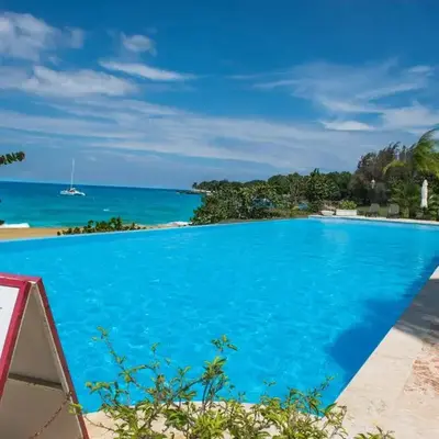 Luxury Oceanview Condo 2 BR/2.5 BA