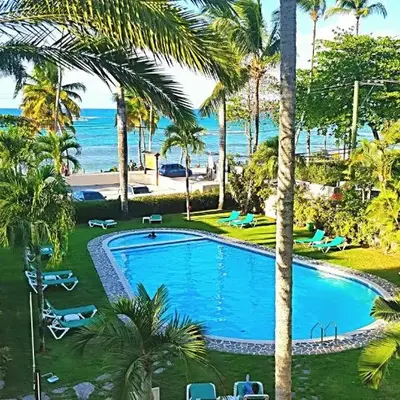 La Dolce Vita 12 Beachfront Hotels