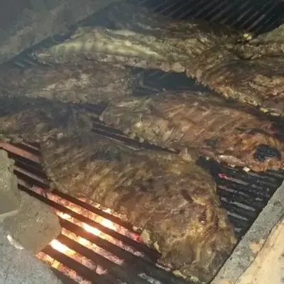 La famosa costillas a la leña