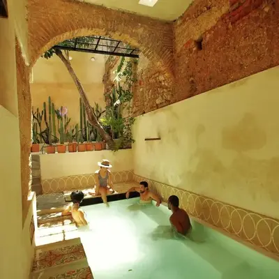 FIXIE LOFTS - Colonial Villa Suites with Pool