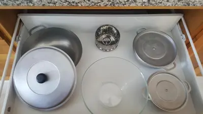 a box with three dishes and a sink at Saman Terrace in Las Terrenas