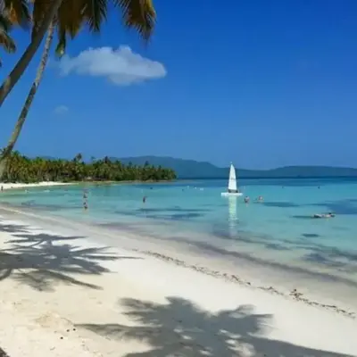 Yes Papa! Rooms only 100m from the beach!