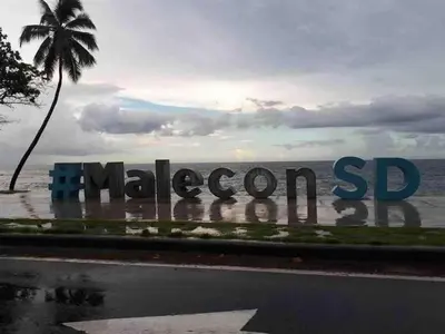 a sign that says not on the side of the ocean at Malecon Cozy Private Room in Santo Domingo