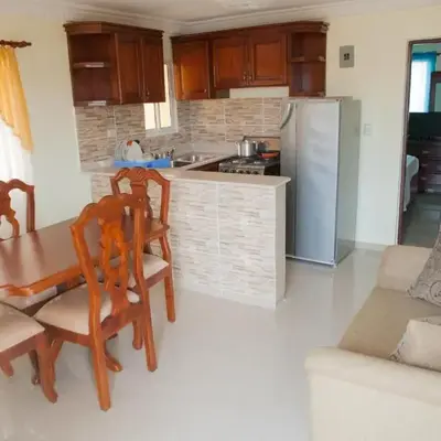 Cozy Apartment Near Airport Wi-Fi & Parking