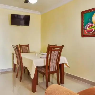 Spacious 2Br 1Bath Apartment Terrace & Street View