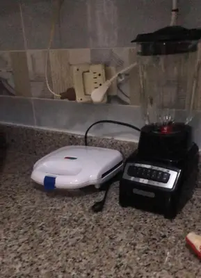 a blender sitting on top of a counter at Apartamento CGM de 1 habitación in La Romana