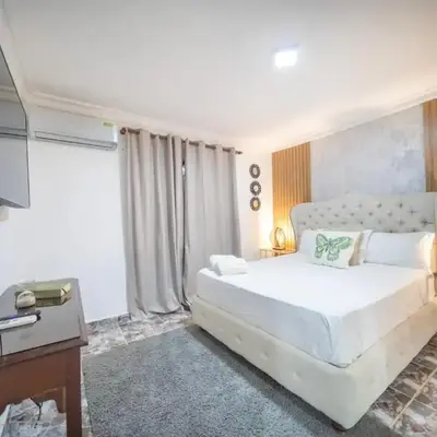 Stylish 1r-1b Apt Near The Beach And Main Street