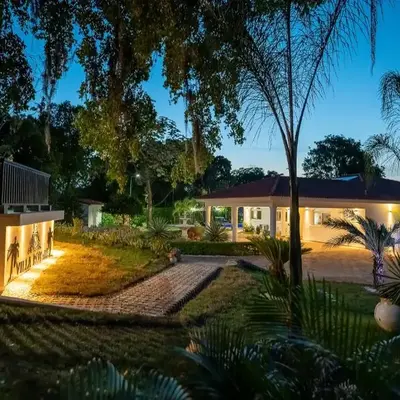 Luxury 4-Bedroom Villa with Climate Pool