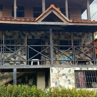 VILLA LOMAS LINDAS